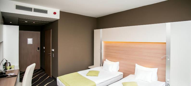 湖边贝斯特韦斯特优质酒店(Best Western Plus Lakeside Hotel)图片