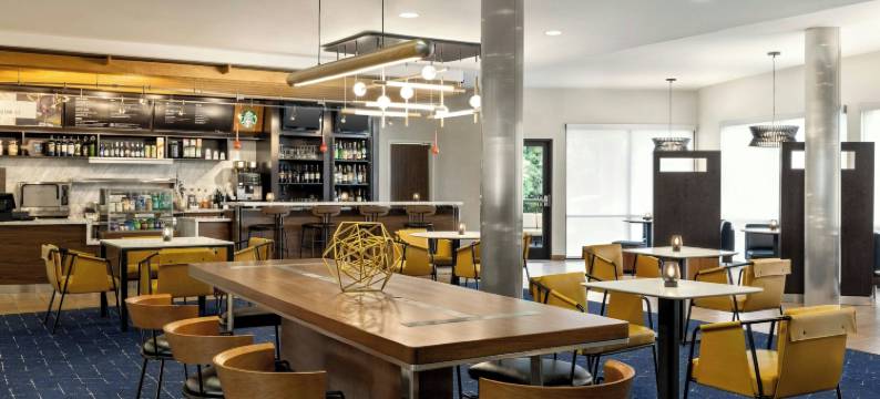 伯灵顿霍利山西阿姆顿万怡酒店(Courtyard Burlington Mt. Holly/Westampton)图片