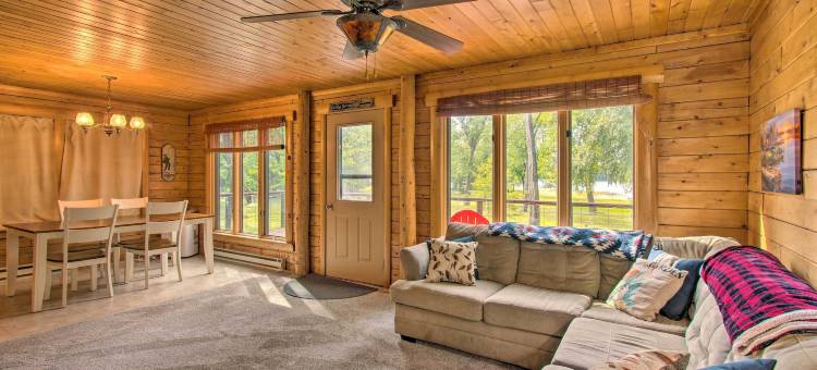 舒适的河边度假：现场钓鱼！(Cozy Riverfront Getaway Fishing on-Site!)图片