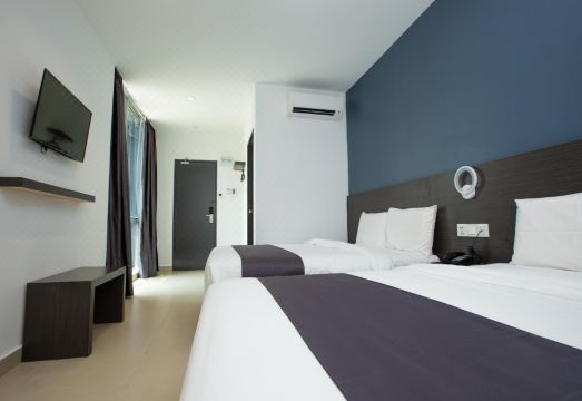 1 Hotel Signature Hotel Overview