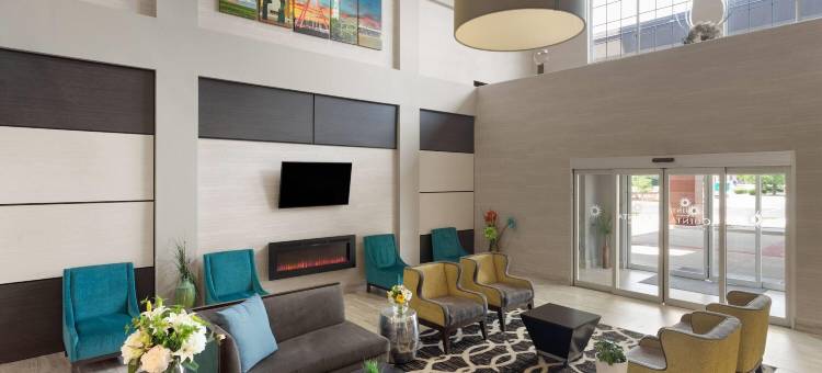 哥伦布爱丁堡拉昆塔温德姆套房酒店(La Quinta Inn & Suites by Wyndham Columbus - Edinburgh)图片