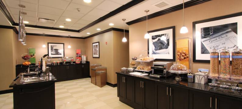 圣约翰机场希尔顿欢朋套房酒店(Hampton Inn & Suites by Hilton St. John's Airport)图片