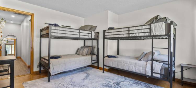 Open Concept Living and Cozy Ambiance - Inviting Spacious Haven图片