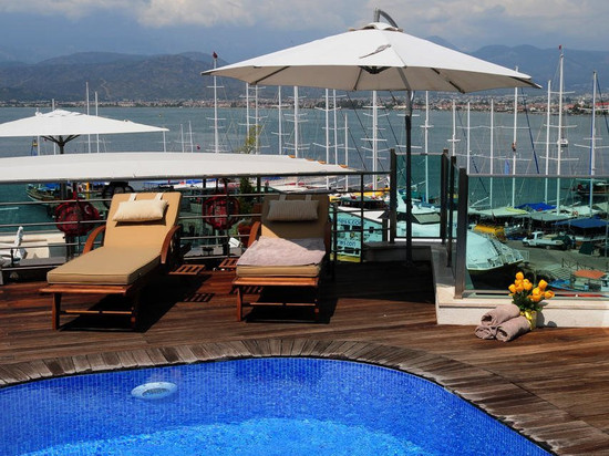 阿兰斯塔帆船酒店