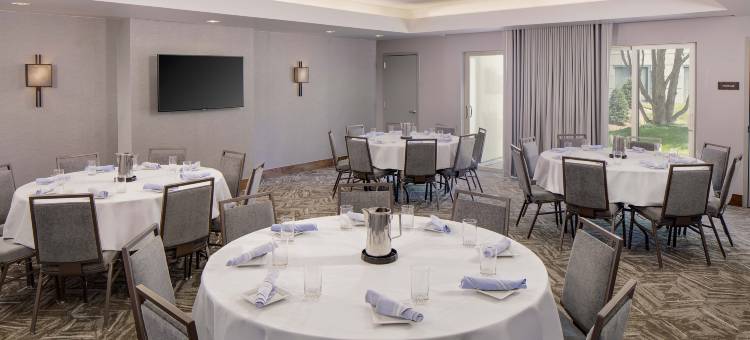 波士顿马尔伯勒希尔顿安泊套房酒店(Embassy Suites by Hilton Boston Marlborough)图片