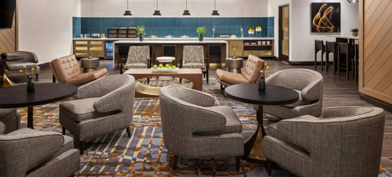 布卢明顿诺尔玛万豪酒店及会议中心(Bloomington-Normal Marriott Hotel & Conference Center)图片