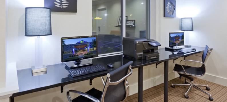 罗杰斯智选假日酒店及套房(Holiday Inn Express & Suites ROGERS by IHG)图片