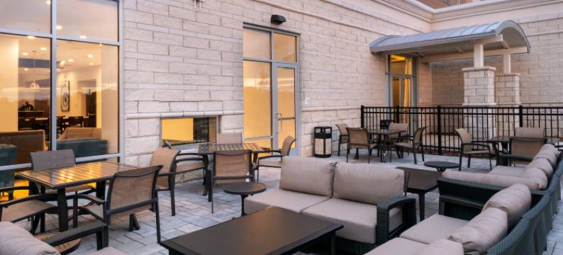 法明顿希尔斯-底特律西北假日酒店(Holiday Inn & Suites FARMINGTON HILLS - DETROIT NW by IHG)图片