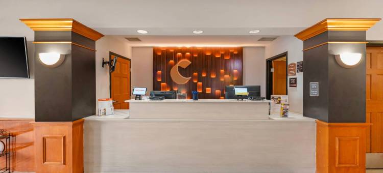 舒适套房酒店 Sheboygan I-43(Comfort Inn & Suites Sheboygan I-43)图片