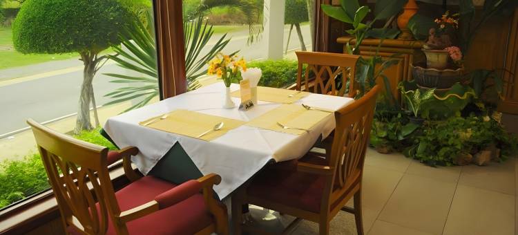 巴吞他尼广场酒店(Pathum Thani Place Hotel)图片