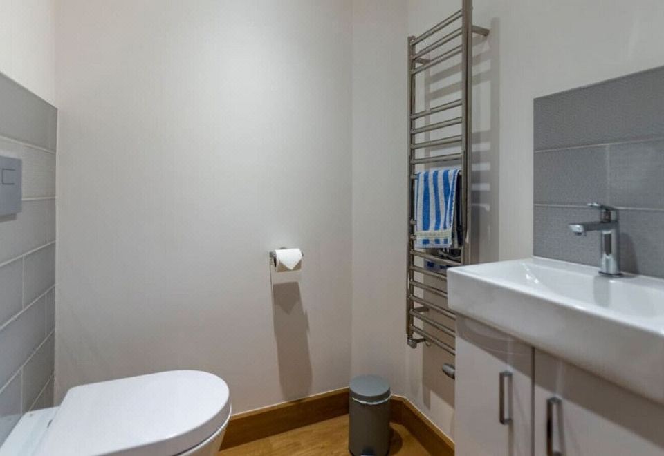 Number 1 Bossiney House Hotel Overview