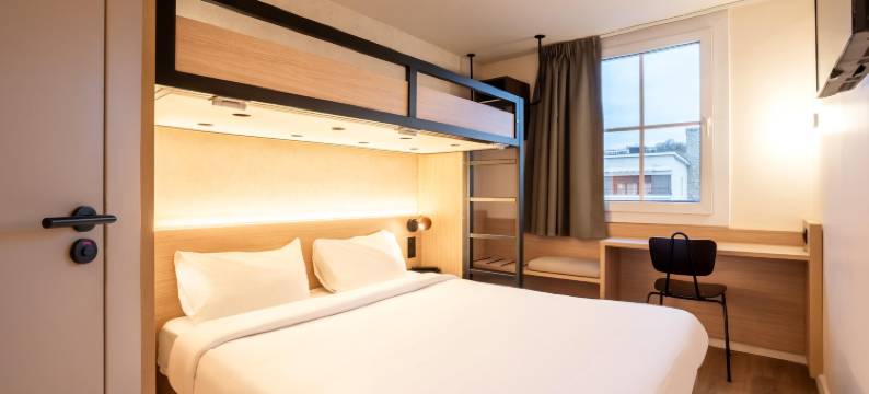 巴黎西部 - 叙雷纳桥至尊酒店(Premiere Classe Paris Ouest - Pont de Suresnes)图片