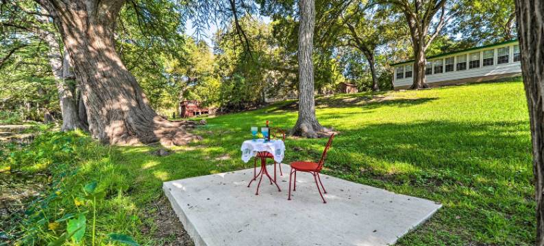 威姆伯利市中心附近的溪流家园！(Wimberley Home on Creek and Close to Downtown!)图片