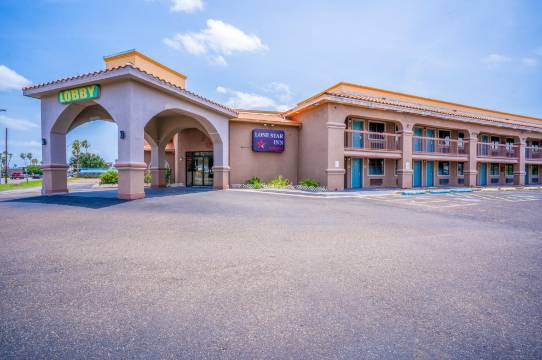 OYO 哈灵根德克萨斯州孤星旅馆及套房(Lone Star Inn & Suites by OYO Harlingen TX)