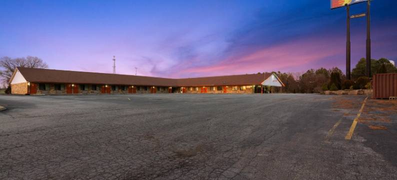 Hotel O 波特兰经济型宾馆，靠近I-65(Budget Host Inn by Hotel O Portland Near I-65)图片