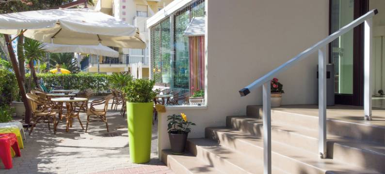 里米尼新美杜莎酒店(Hotel Nuova Medusa Rimini)图片