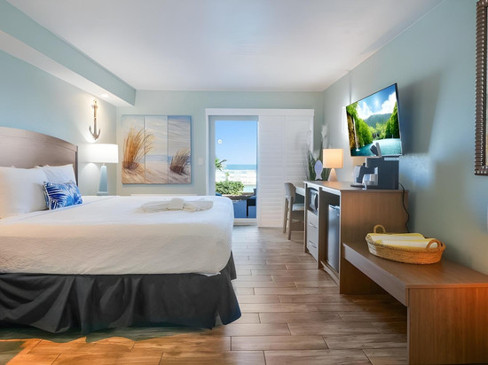 伯德沃克旅馆&套房酒店