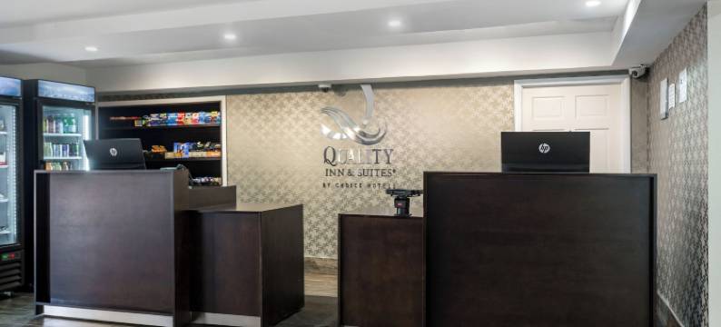 品质酒店及套房-机场(Quality Inn & Suites Airport)图片