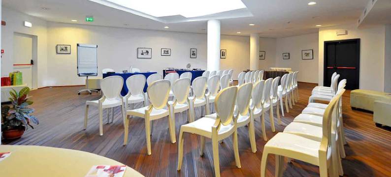 奥尔比亚美居酒店(Mercure Olbia)图片