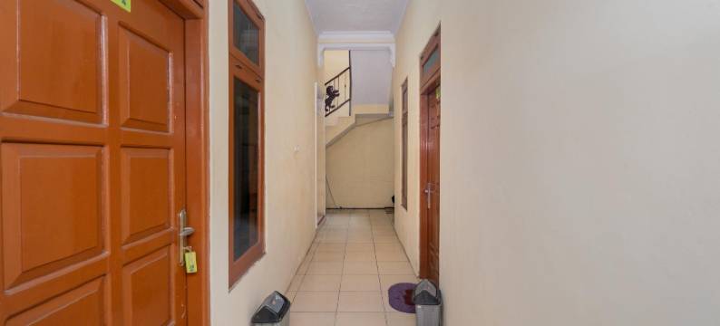 红门伊斯兰酒店 @ 马尼尼湖萨沃贾贾尔(RedDoorz Syariah at Danau Maninjau Sawojajar)图片