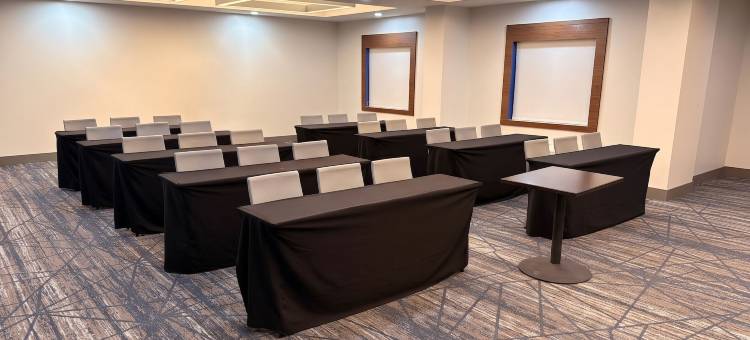 伯莱森 - 沃斯堡智选假日酒店&套房(Holiday Inn Express & Suites Burleson/FT. Worth by IHG)图片