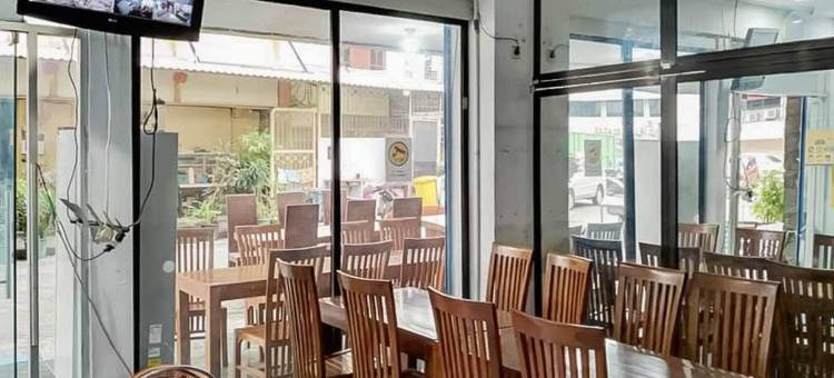 SAS宾馆米特拉红门酒店@达尔莫公园2号泗水(Sas Guest House Mitra RedDoorz at Darmo Park 2 Surabaya)图片