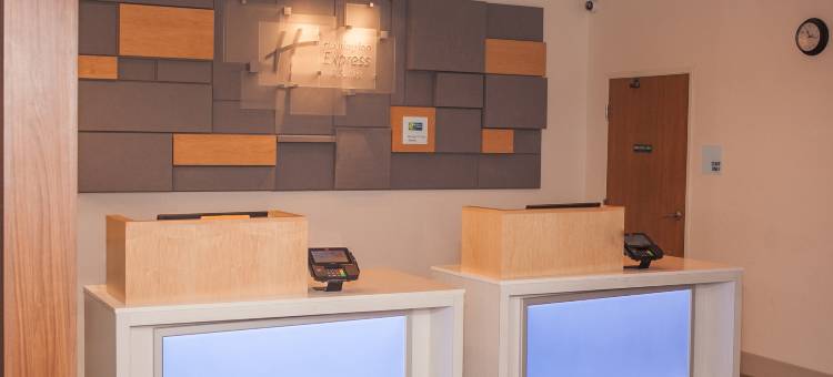 洛根洲际智选假日套房酒店(Holiday Inn Express & Suites Logan by IHG)图片