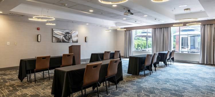 希尔顿逸林酒店-萨凡纳机场(DoubleTree by Hilton Savannah Airport)图片