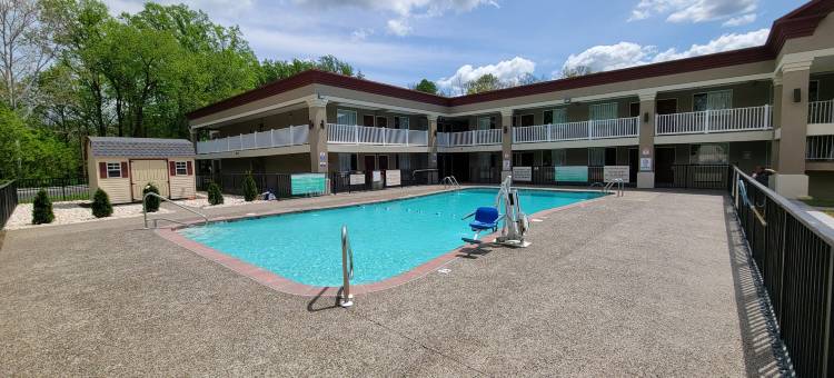 波登镇-麦克迪尔空军基地红顶酒店(Red Roof Inn Bordentown - McGuire AFB)图片