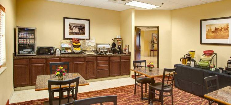 罗德威旅馆及套房菲利普斯堡(Rodeway Inn & Suites Phillipsburg)图片