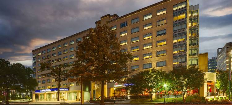 圣路易斯森林公园希尔顿逸林酒店(DoubleTree by Hilton St. Louis Forest Park)图片