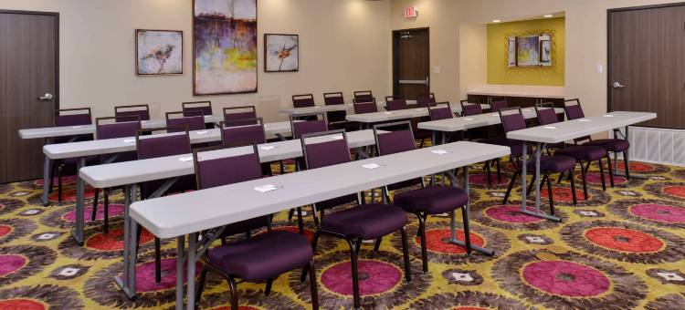 达拉斯市场中心欢朋套房酒店(Hampton Inn & Suites Dallas Market Center)图片