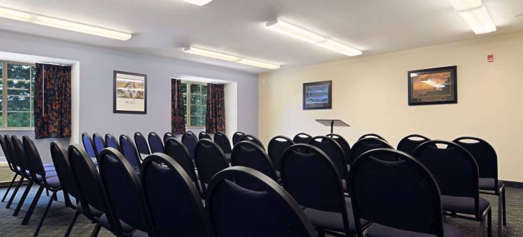 埃斯特万麦客达套房酒店(Microtel Inn & Suites by Wyndham Estevan)图片