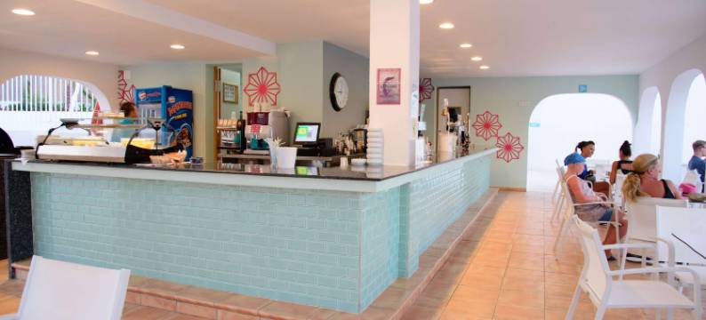 伊维萨岛卡拉莱亚度假酒店(Cala Llenya Resort Ibiza)图片