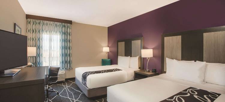 达拉斯东北部植物园拉昆塔温德姆套房酒店(La Quinta Inn & Suites by Wyndham Dallas Northeast-Arboretum)图片