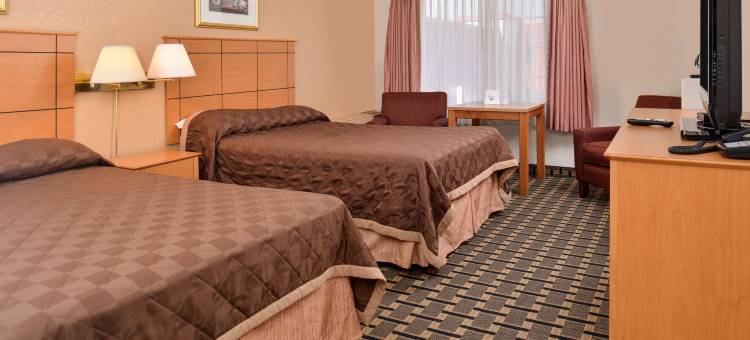 圣克劳德美洲最佳价值套房酒店(Americas Best Value Inn and Suites St. Cloud)图片