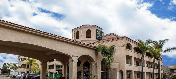 卡马里奥-奥克斯纳德凯艺套房酒店(Quality Inn & Suites Camarillo-Oxnard)图片
