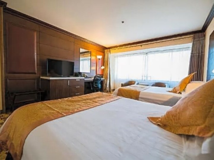 LA Crystal Hotel Over view