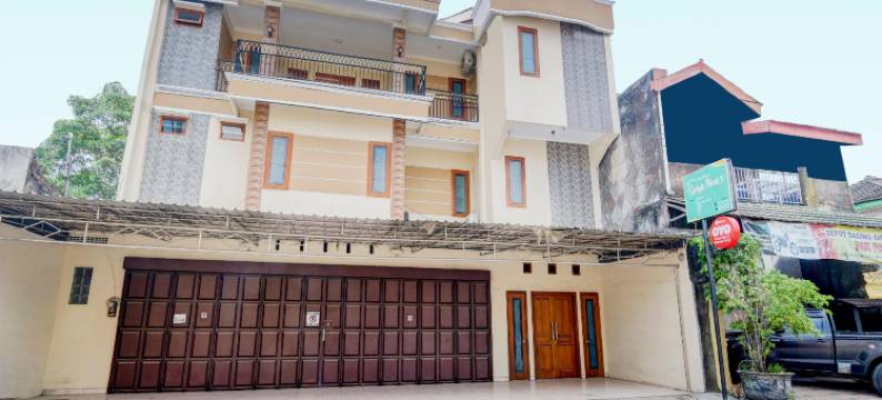 OYO 90373 格利亚尼拉3号伊斯兰普特里酒店(OYO 90373 Griya Nira 3 Syariah Putri)图片