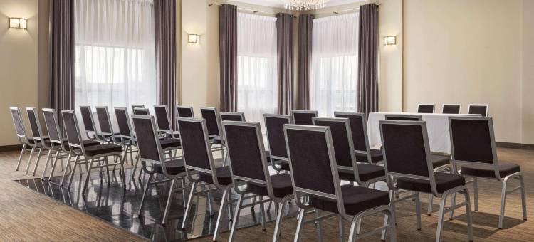 蒙特利尔机场会议中心戴斯酒店(Days Inn by Wyndham Montreal Airport Conference Centre)图片