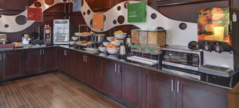 基尔戈舒适套房酒店(Comfort Suites Kilgore)图片