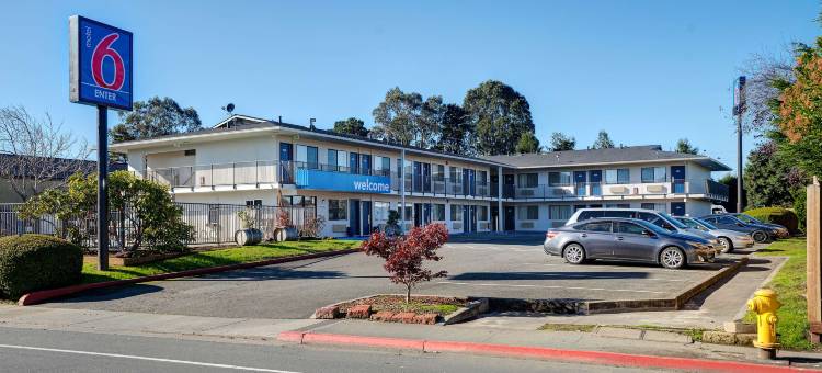 加利福尼亚阿克塔 - 洪堡理工州立大学 6 号汽车旅馆(Motel 6 Arcata, CA – Cal Poly Humboldt)图片