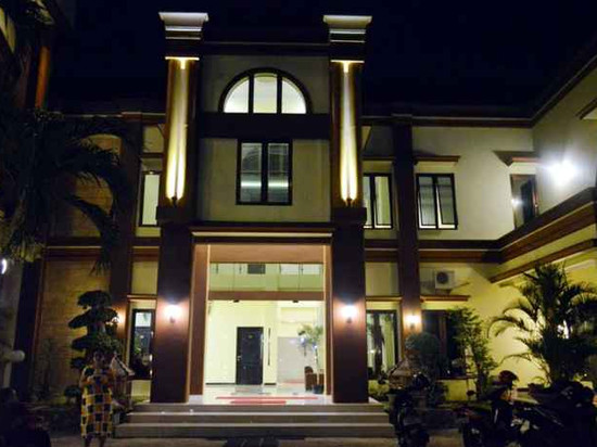 拉蒙加大皇冠酒店