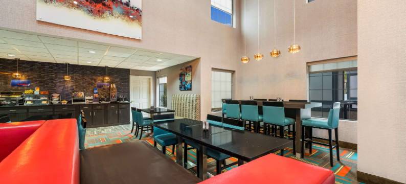 布拉德伯里贝斯特韦斯特套房酒店(Best Western Bradbury Inn  Suites)图片