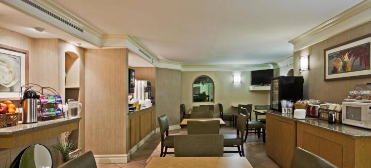 拉昆塔温德姆酒店-坦帕机场体育场西岸(La Quinta Inn Tampa Airport Stadium Westshore)图片