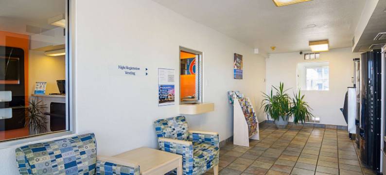 拉勒米6号汽车旅馆(Motel 6 Laramie, WY)图片