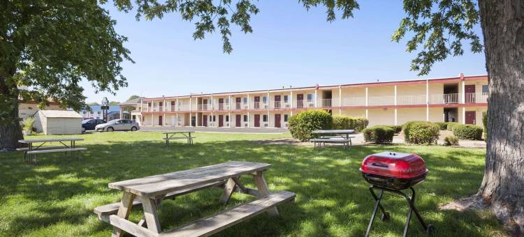 尚佩恩厄巴纳温德姆戴斯酒店(Days Inn by Wyndham Champaign/Urbana)图片