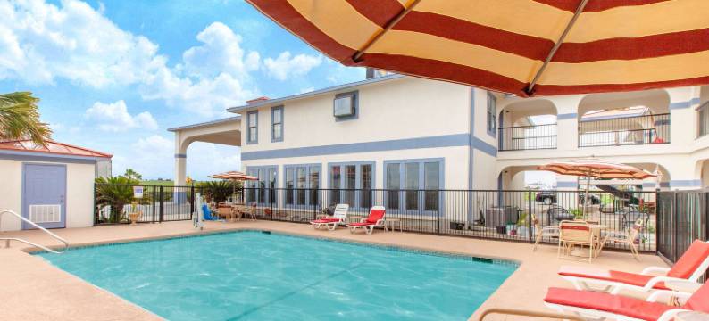 布劳尼希湖戴斯套房酒店(Days Inn & Suites by Wyndham Braunig Lake)图片