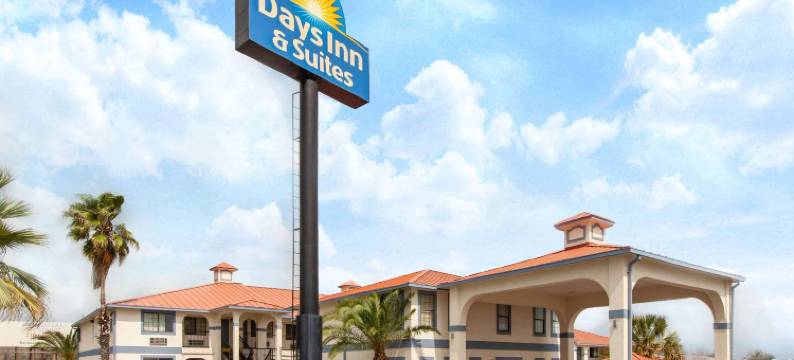 布劳尼希湖戴斯套房酒店(Days Inn & Suites by Wyndham Braunig Lake)图片