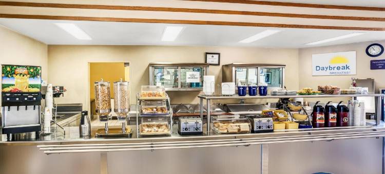 福乐顿市戴斯套房酒店(Days Inn & Suites by Wyndham Fullerton)图片